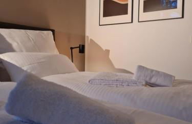 Penthouse in Villa am Wasser + Parken + WLAN + Netflix +Kamin - Foto 5