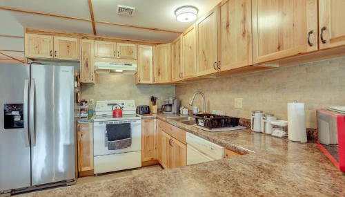 Toivola Home with Fire Pit 8 Mi to Lake Superior! - Foto 5