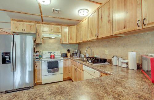 Toivola Home with Fire Pit 8 Mi to Lake Superior! - Foto 5