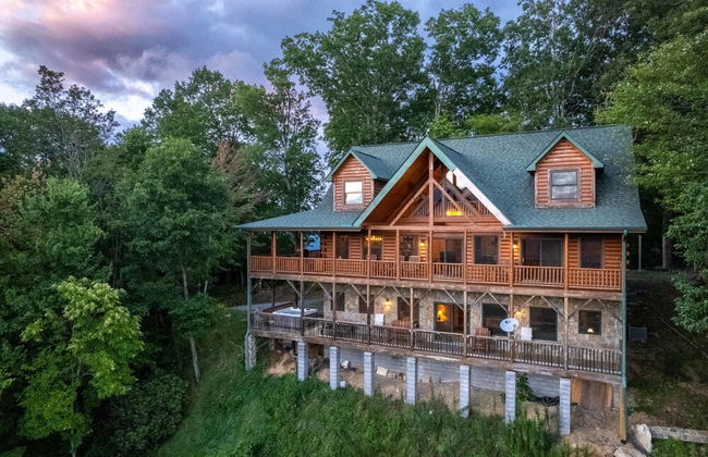 Luxury 4200 Sqft Log Cabin on 50 Acres Sleeps 16 - Foto 74
