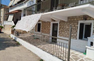 By the sea - Foto 65