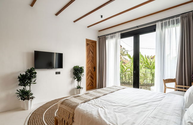 Udara by EVDEkimi - Spacious 4BR Pool villa with Lush garden at Artistic Center of Ubud - Foto 6