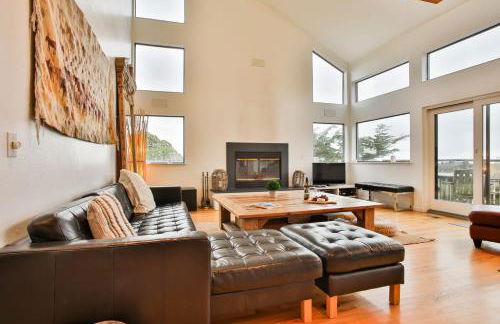 Northern Lights! Hot Tub!! Game Room!! Expansive and Spacious!! - Foto 7