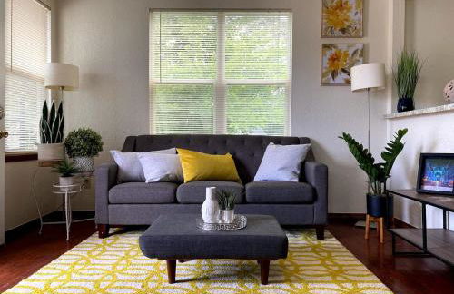 OU-Walk to Campus , Downtown ; Designer Studio - Foto 23