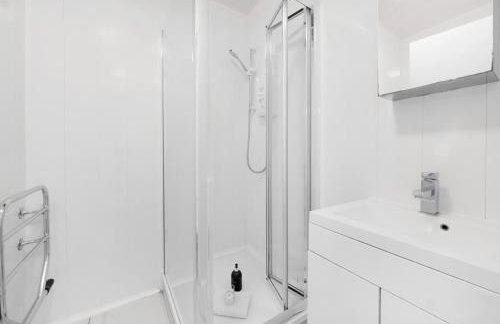 2 Bed Piccadilly Apartment 1 - Photo 5