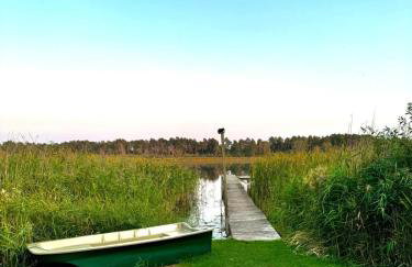 Domek nad jeziorem z własnym pomostem - Foto 5