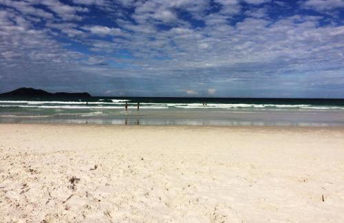 Casa Banho de Mar à 1 quadra da praia com Piscina, Wi-Fi e Ar condicionado - Foto 28
