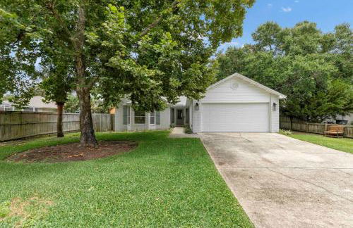 Boat House - Steps to Boat Ramp, Grill & 1 Mile to Beach - Foto 1