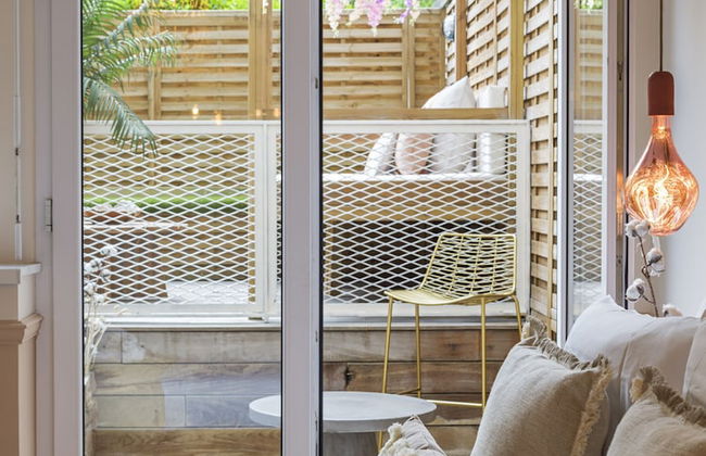 Rose & Garden - Eiffel Tower - Photo 13