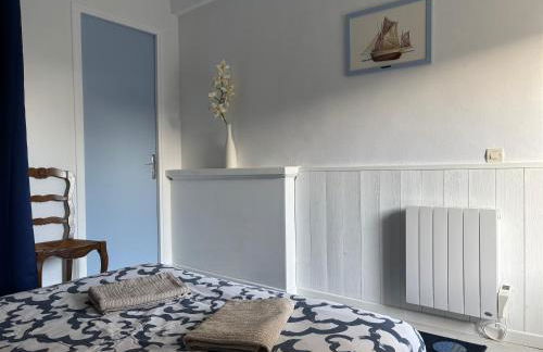 Rivage Maison spacieuse 10 p 5 chambres 2 sdb 2 WC tout confort avec jardin, belle terrasse aménagée, parking privatif, à 2 kms d'une petite plage, 3kms d'Omaha Beach et Port en Bessin - Foto 21