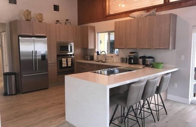 Beautiful Canal Front Home With Above Ground Pool, Dock And Fish Cleaning Station 4 Bedroom Home by RedAwning - Photo 6