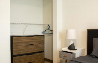 Upscale 2BR Apt Rooftop Deck and Fitness - Foto 12