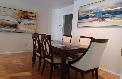 Cozy 4BR 3BA Home- Train to NYC, USOpen, CitiField Mets, MSG, Walk to Harbor & Golf - Photo 30