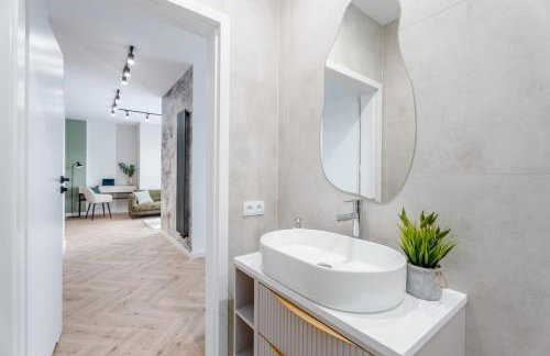 Brand New! Private Jacuzzi - Terrace - Parking - Foto 3