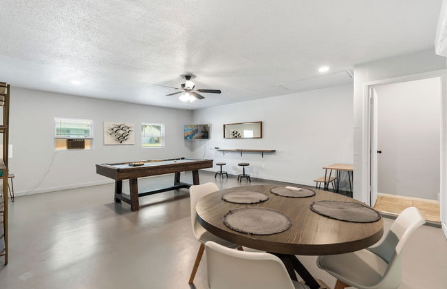 Spacious 8BR Modern Retreat Pool Table RV - Photo 31