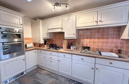 2 Bed Cottage in Cookham with Garden & Parking - Foto 12