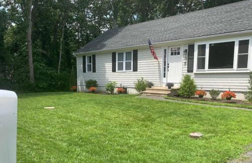 Cozy Spacious Home Walk to the Beach and 1 Mile to Downtown Hyannis - Photo 37