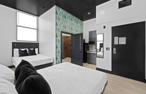 The Neon Elm Hotel - Foto 66