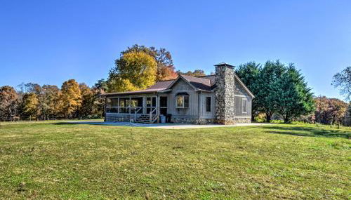 Clarkesville Ranch Cabin with Screened-In Porch! - Foto 3