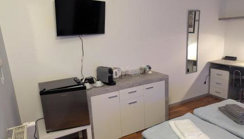 Ferien- Messe- Handwerkerzimmer mit Bad - Foto 5