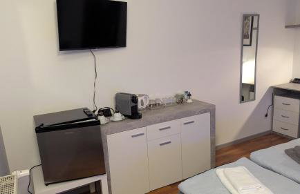 Ferien- Messe- Handwerkerzimmer mit Bad - Foto 5