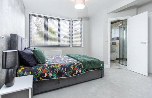 New, modern 4 bed, 3 bath house ,free parking - Foto 13