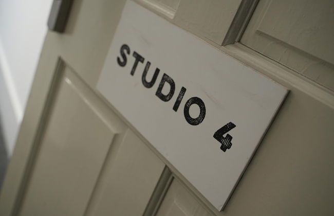 Charming 1-bed & Balcony Flat in Merthyr Tydfil - Foto 13