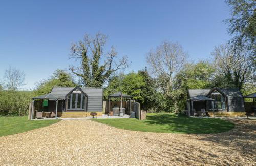 Acorn Lodge At Bridge Lake Farm & Fishery - Photo 3