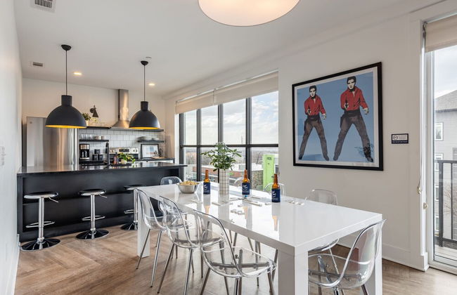 Dual Bachelor Pads w Rooftop Lounge Games Sleeps 26 5 Min to Broadway - Foto 11