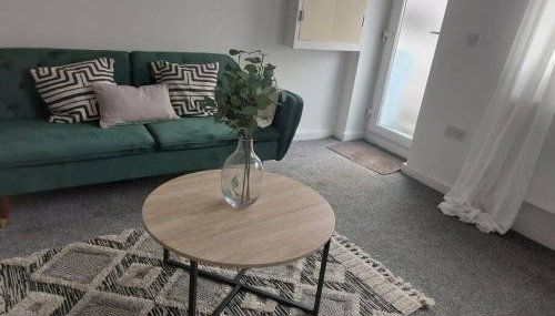 Charming 2 BedRoom Tredegar Gem. Sleeps 4 - Foto 2