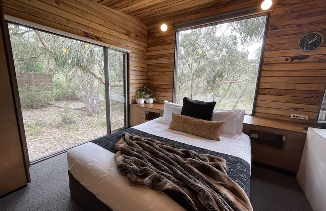 DULC Cabins - Photo 2