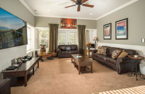 Mountain Retreat with Hot Tub, Game Room and Views - Foto 17