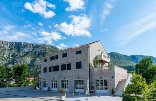 Apartments Azzurro- Three Bedroom Apartment with Terrace and Hot Tub Azzurro I-donji - Foto 1