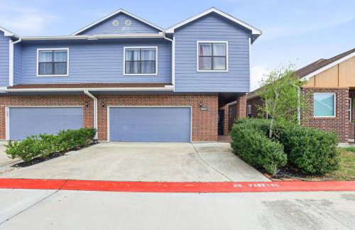 O18B Spacious 3BR Home Sleeps 10 With 2 Living Areas - Foto 7