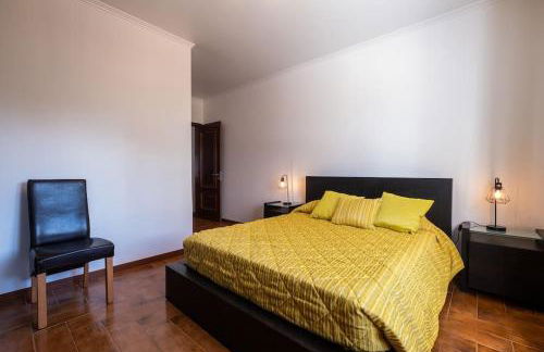 Batalha Family House - Photo 32