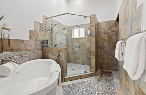 Luxe Lake Home Reflect Recharge and Reconnect - Foto 13