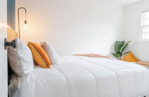 Retro Retreat renovated 2BR, desk, no chore list! - Foto 17