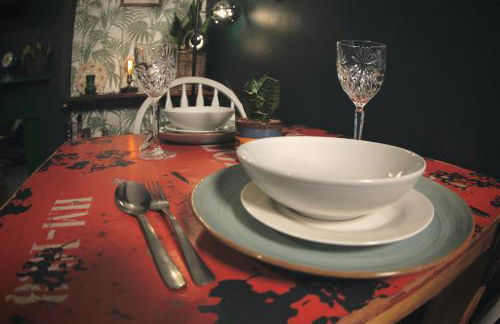 Stylish and artistic flat in Southend on Sea - 2 Double Bedrooms, Free on-street parking - Foto 9