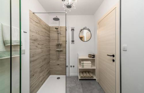 Villa Stella with 32 sqm private heated pool Jacuzzi Sauna Media room 3 bedrooms - Photo 32