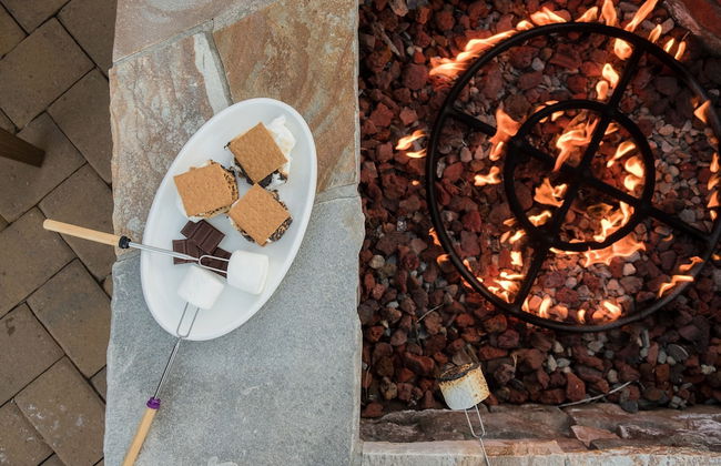 Maple by Avantstay Modern Mountain Home w Cozy Fire Pit 15 Mins frm Northstar - Photo 6