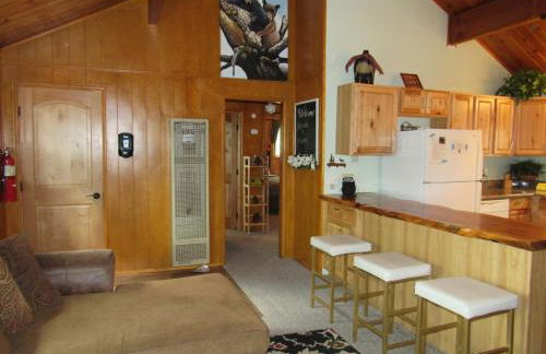 Hillside Hideaway -View of Ski Slope from Charming Deck - Foto 7