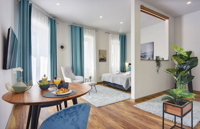 D&A Central Luxury Apartments - Photo 7