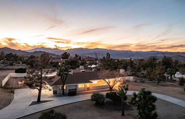Mojave Moon by Avantstay Modern & Bright JT Home in Great Location w/ Pool & Hot Tub - Foto 58