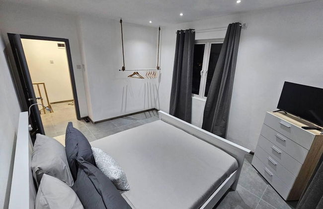 Rooftop Garden Jacuzzi Luxury Villa - Photo 4