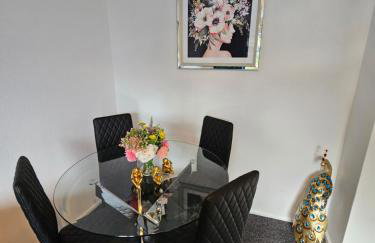 Large Stylish 2 Bedroom Apartment Stevenage Sleep 6 - Foto 7