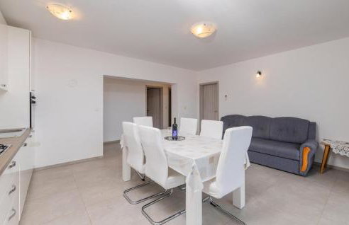 1 Bedroom Cozy Apartment In Senj - Foto 4
