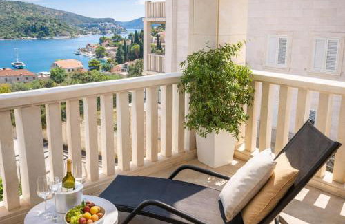 Seaview Apartment with Free Garage Parking 2 min to Beach Zaton near Dubrovnik - Photo 3