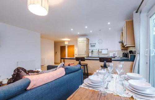 Sleek 2BR Altrincham Home Parking Near Station - Foto 10