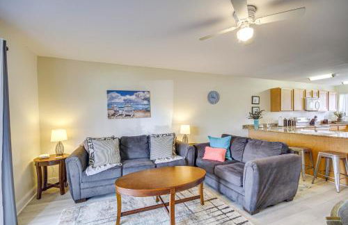 Airy Biloxi Condo with Patio Walk to Beach! - Photo 5