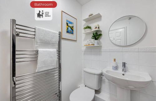 Cosy Stylish Home w EV Charger Priv.… - Foto 14